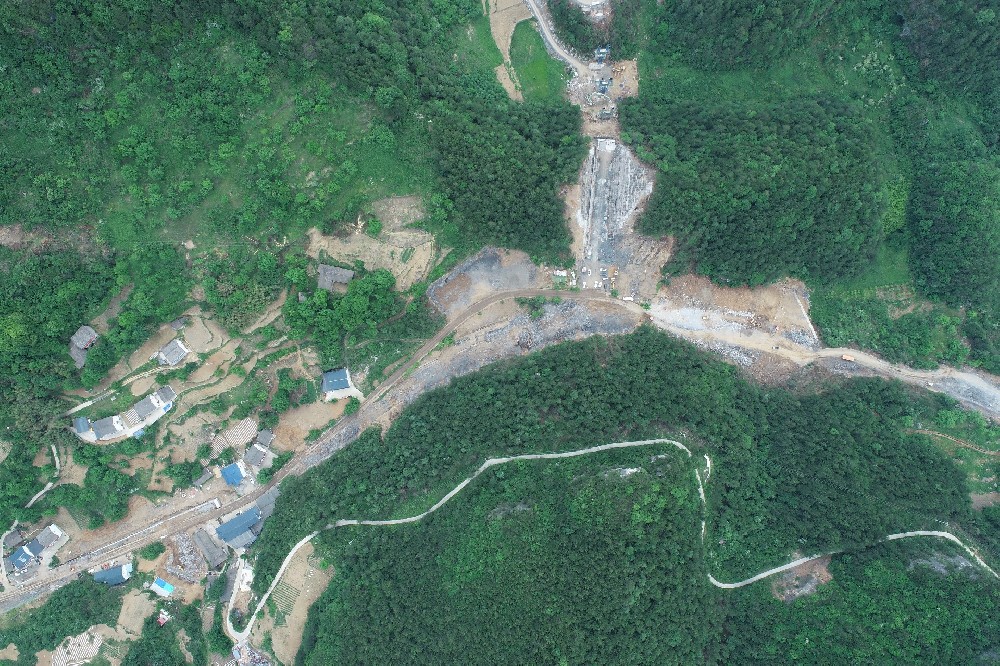 曾榮路改建工程全面提速，跑出建設(shè)“加速度”